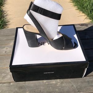 Nine West heeled sandals, size 9 NWT